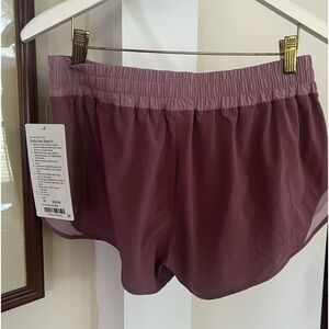 Lulu Lemon Hotty Hot Short II